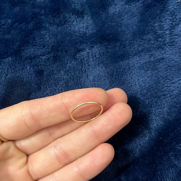 Mejuri 14k 1mm Solid Yellow Gold Stacker Ring Size 5.25 - Picture 4 of 7